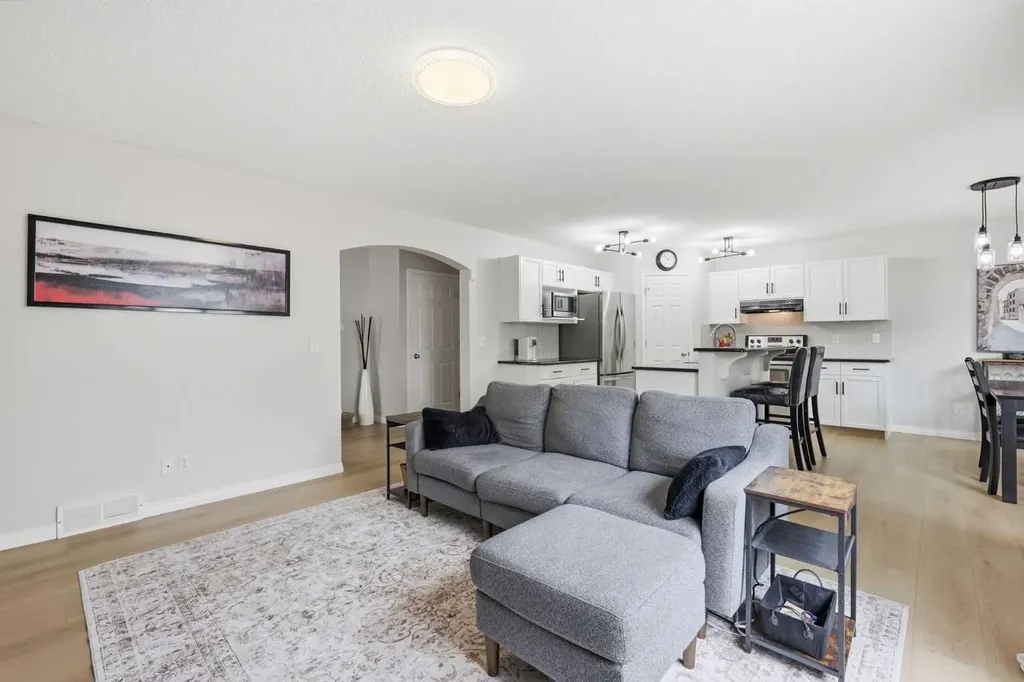16 Evansbrooke Rise Calgary AB T3P 1C6