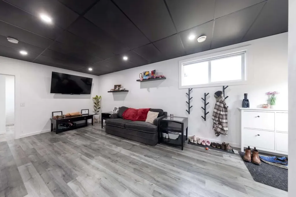 307 7 Avenue Paradise Hill SK S0M2G0