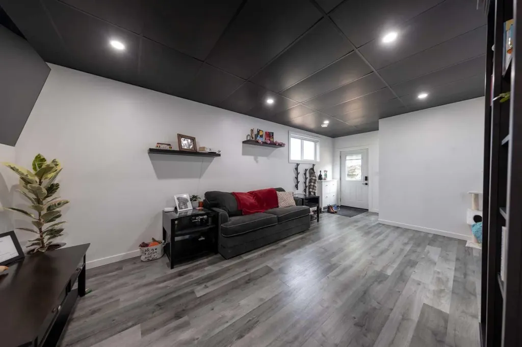 307 7 Avenue Paradise Hill SK S0M2G0