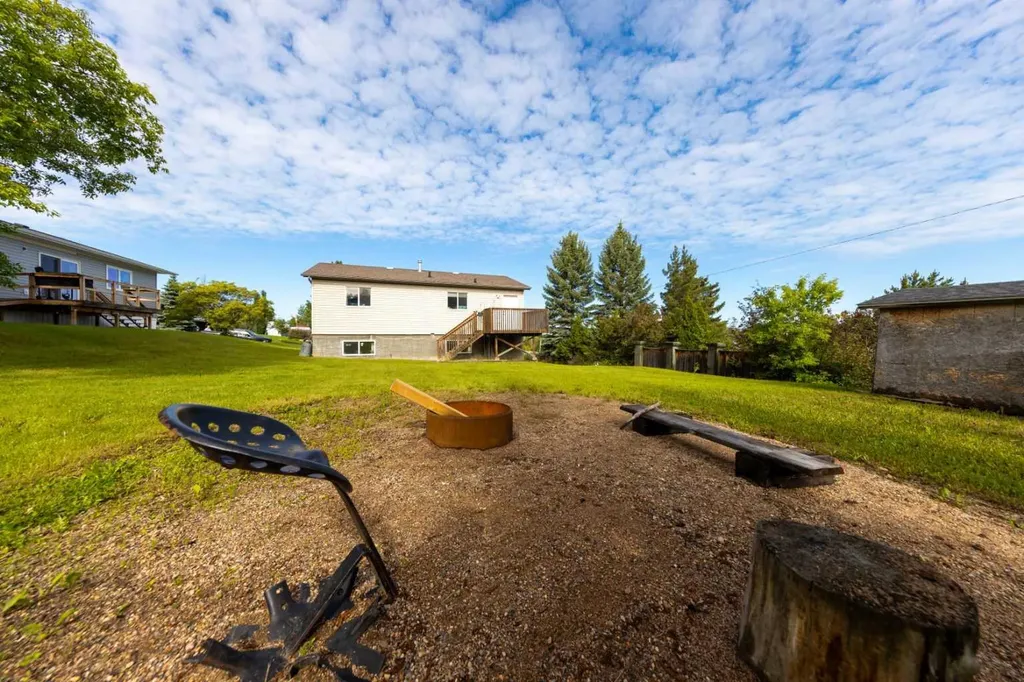 307 7 Avenue Paradise Hill SK S0M2G0