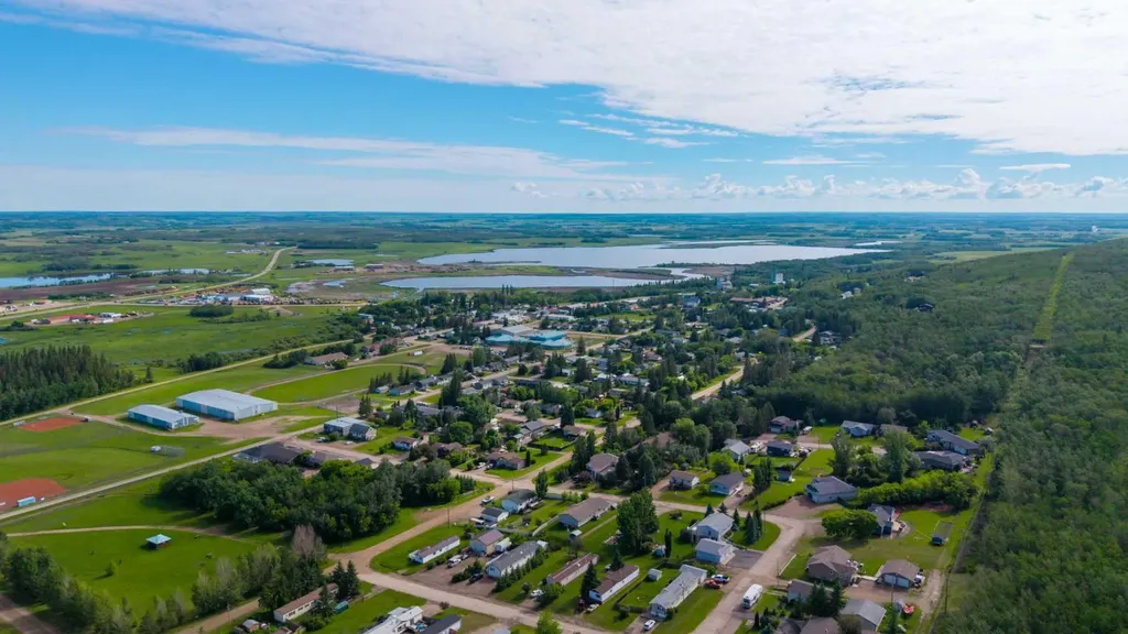 307 7 Avenue Paradise Hill SK S0M2G0