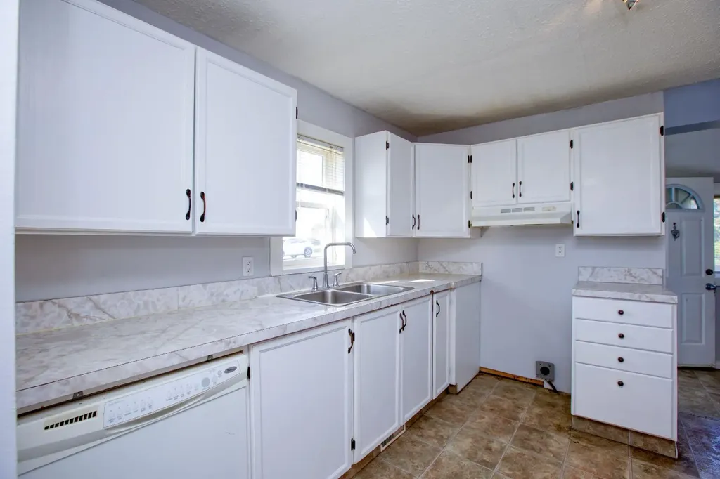 106 Allison Street Acme AB T0M 0A0