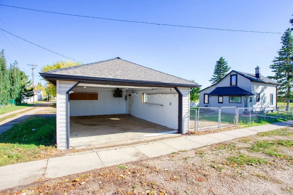 106 Allison Street Acme AB T0M 0A0