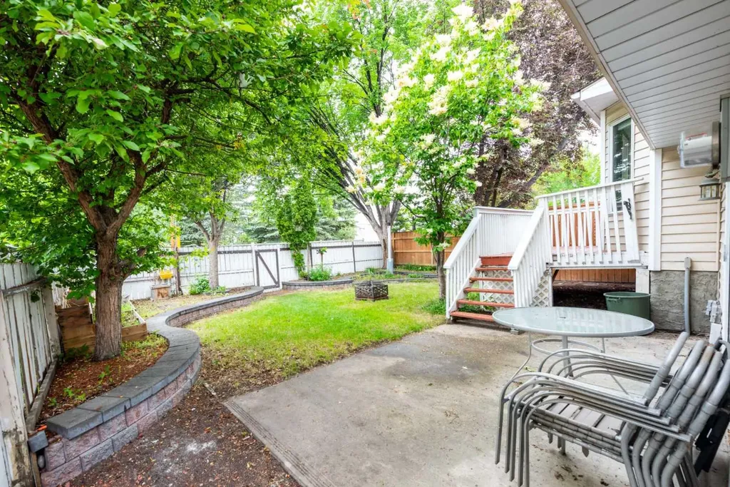 244 Riverglen Place SE Calgary AB T2C 3T4