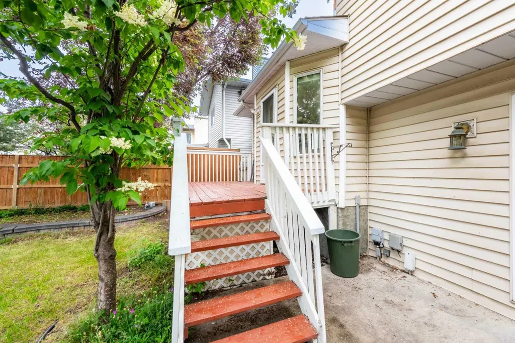 244 Riverglen Place SE Calgary AB T2C 3T4