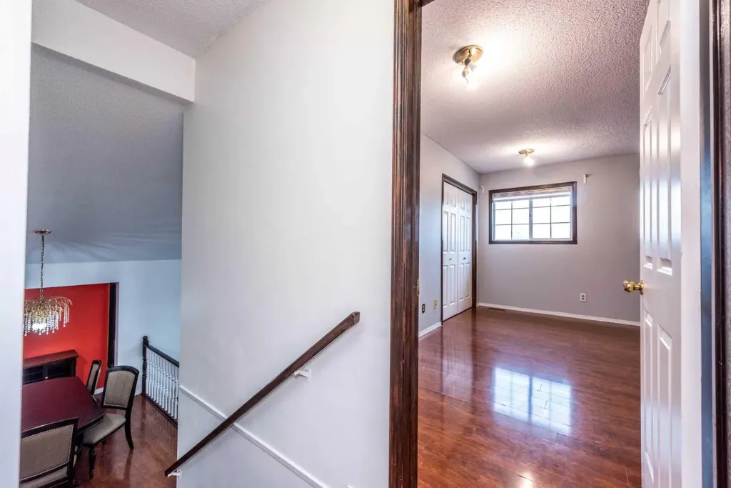 244 Riverglen Place SE Calgary AB T2C 3T4