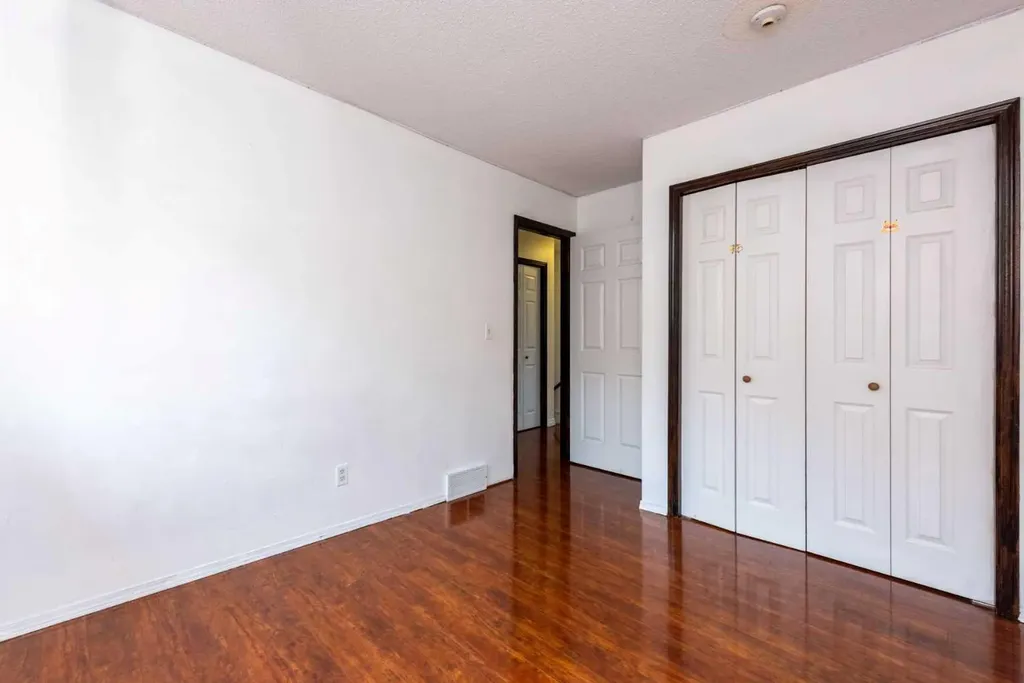 244 Riverglen Place SE Calgary AB T2C 3T4