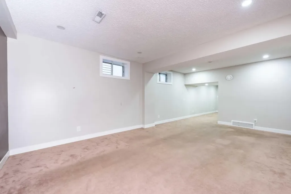 244 Riverglen Place SE Calgary AB T2C 3T4