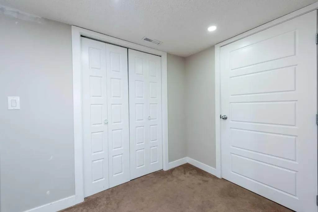 244 Riverglen Place SE Calgary AB T2C 3T4