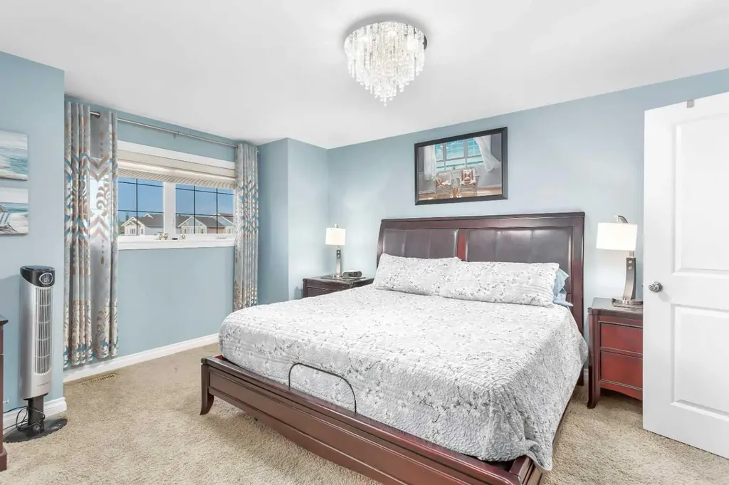 5 Heritage Drive Penhold AB T0M 1R0