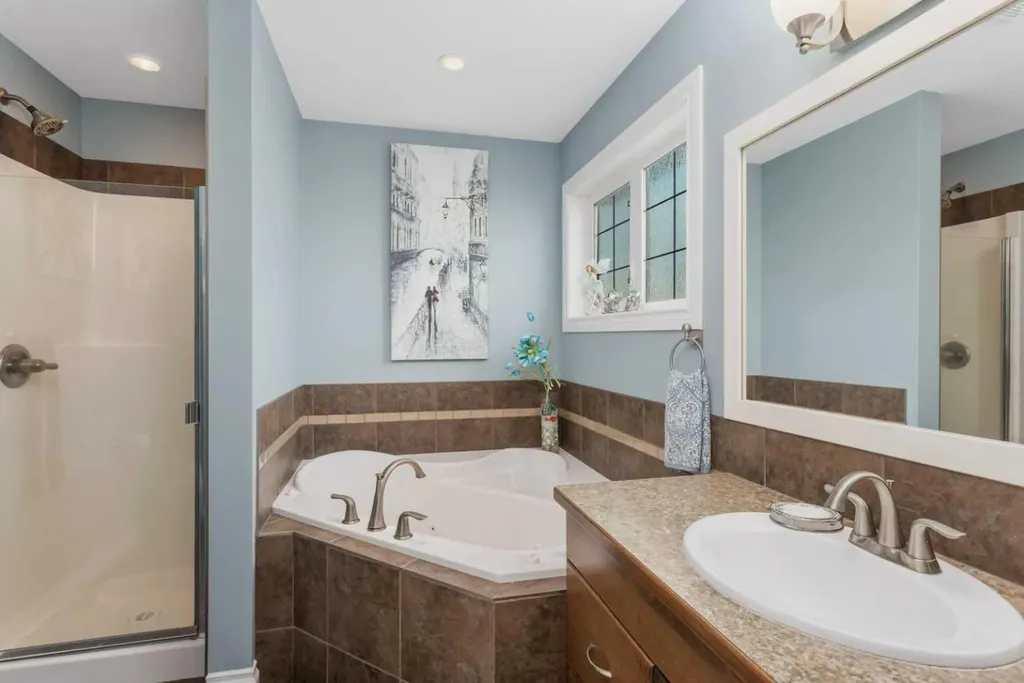 5 Heritage Drive Penhold AB T0M 1R0
