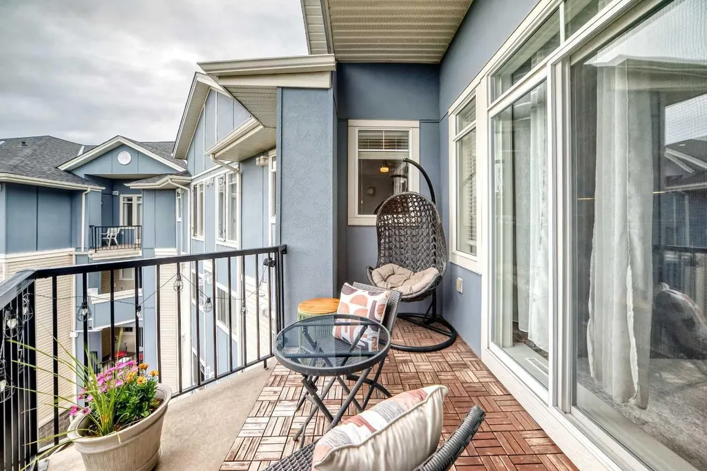 120 Country Village Circle NE Calgary AB T3K 0E4