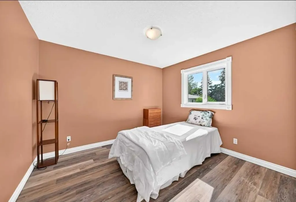 672 Killarney Glen Court SW Calgary AB T3E 7H4