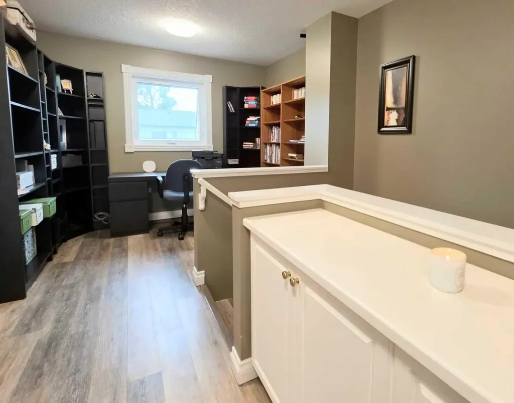 672 Killarney Glen Court SW Calgary AB T3E 7H4