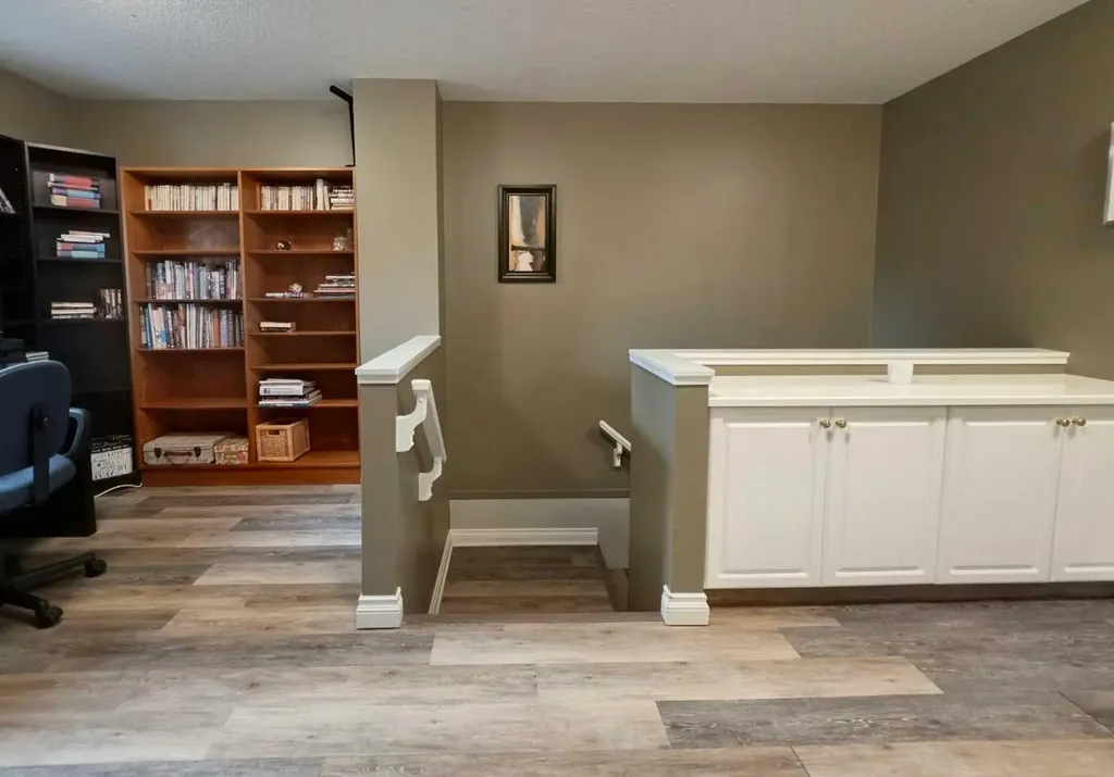 672 Killarney Glen Court SW Calgary AB T3E 7H4
