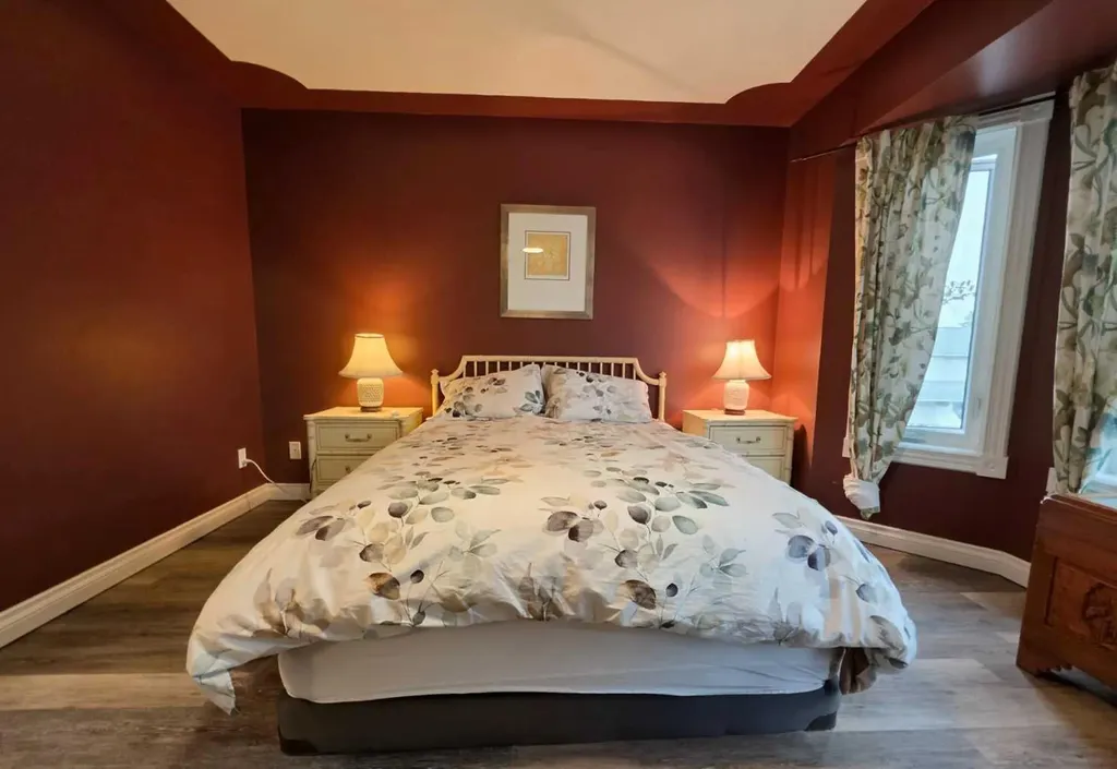 672 Killarney Glen Court SW Calgary AB T3E 7H4