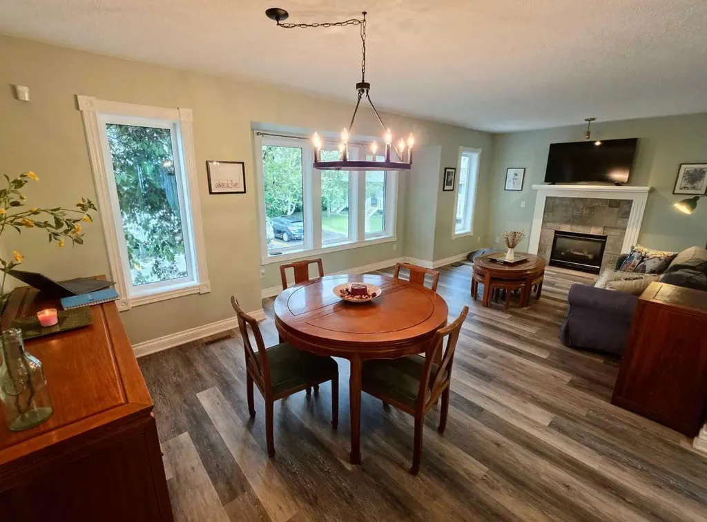 672 Killarney Glen Court SW Calgary AB T3E 7H4