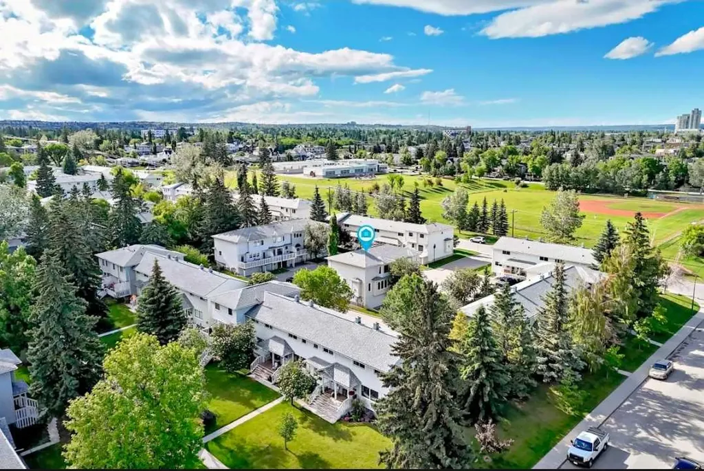 672 Killarney Glen Court SW Calgary AB T3E 7H4