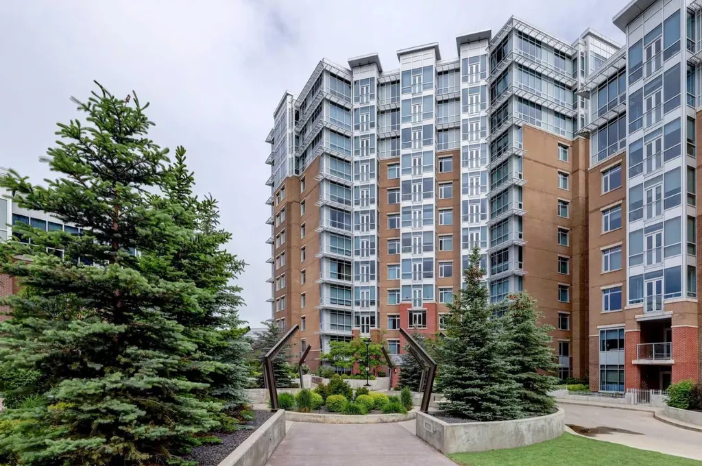 16 Varsity Estates Circle NW Calgary AB T3A 2C5