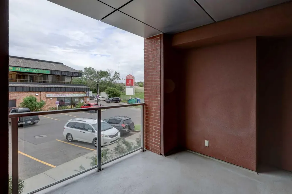 16 Varsity Estates Circle NW Calgary AB T3A 2C5