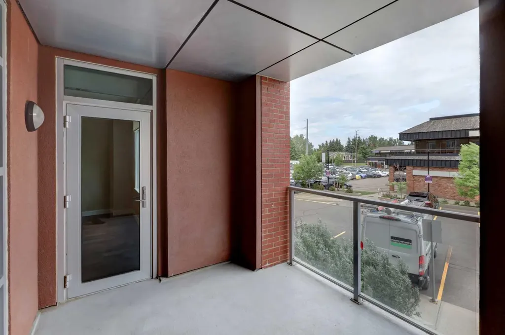 16 Varsity Estates Circle NW Calgary AB T3A 2C5