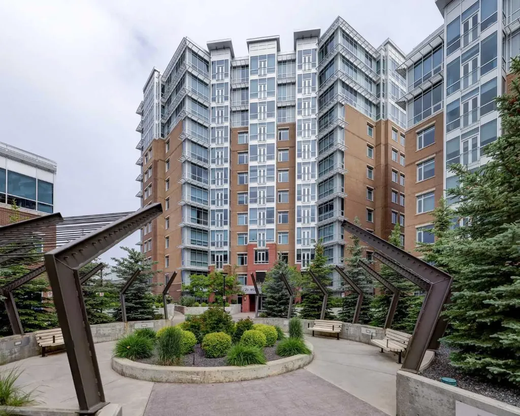 16 Varsity Estates Circle NW Calgary AB T3A 2C5