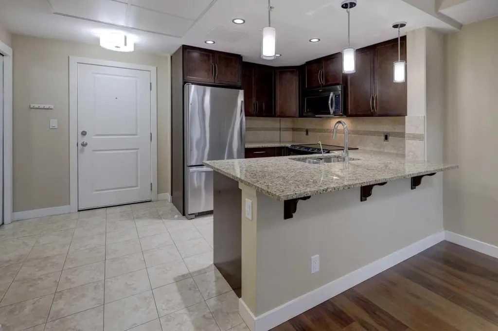 16 Varsity Estates Circle NW Calgary AB T3A 2C5