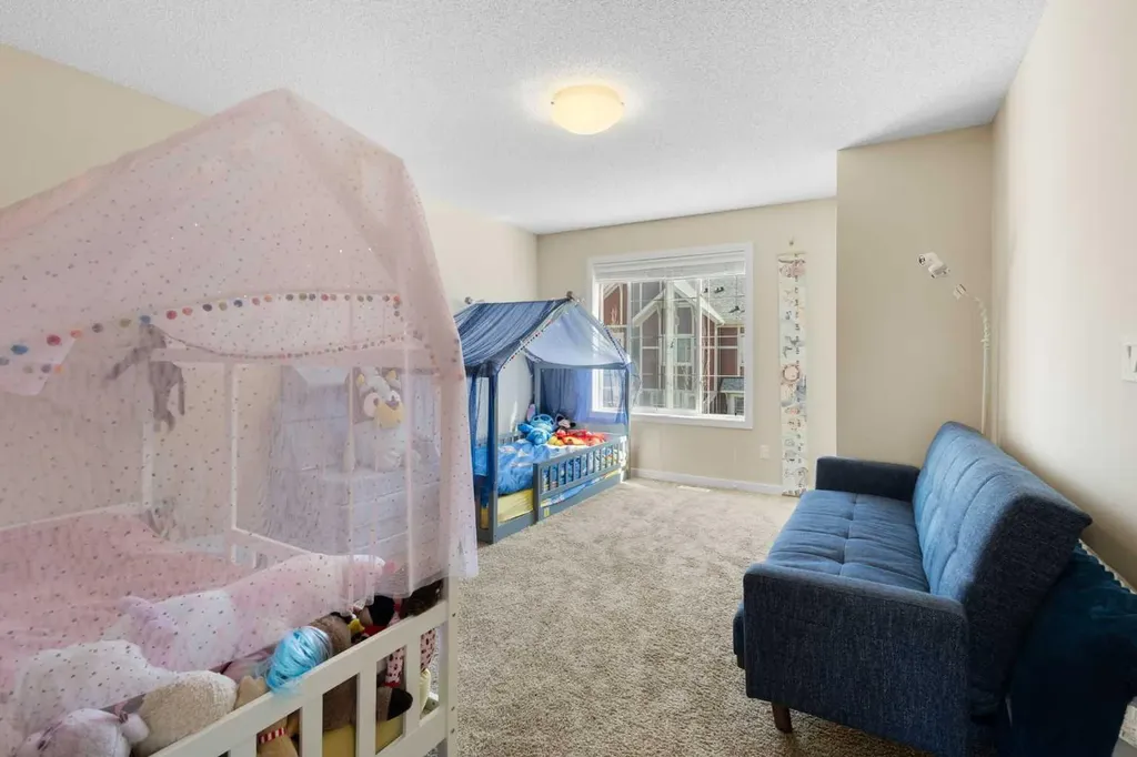 267 Mahogany Way SE Calgary AB T3M 2G6
