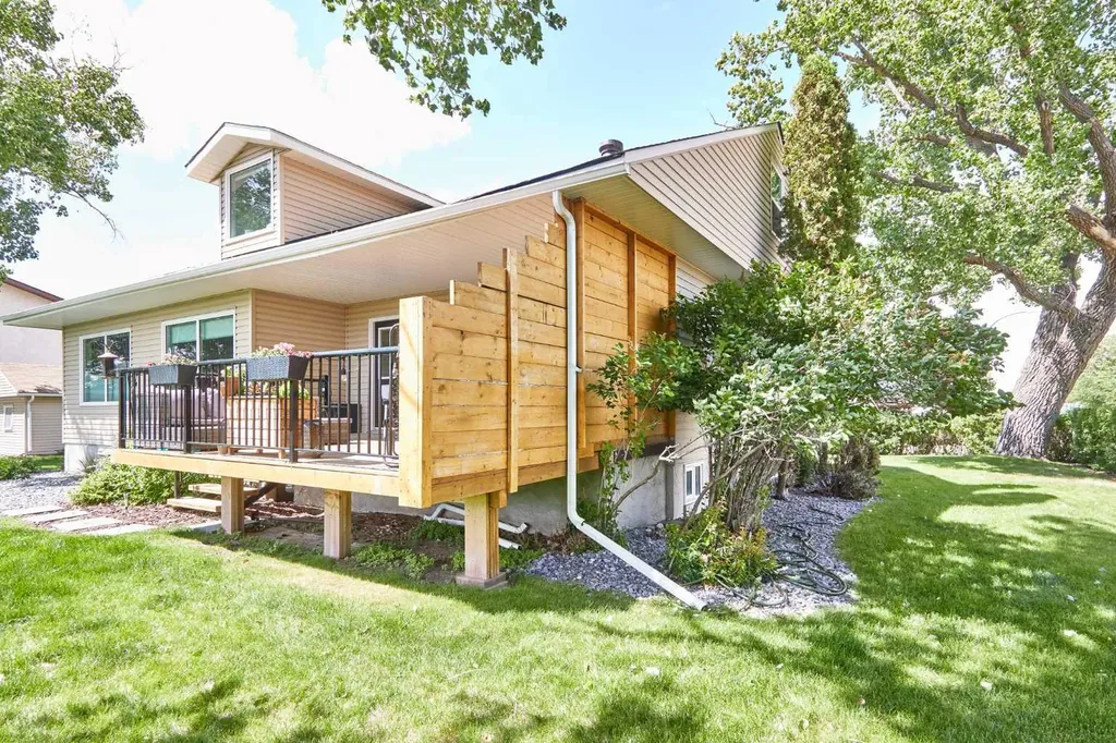640 Division Avenue NW Medicine Hat AB T1A5Y1