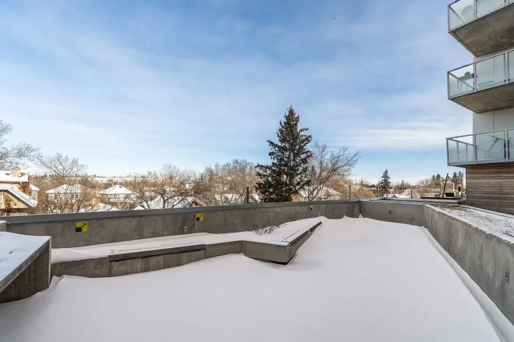 1020 9 Avenue SE Calgary AB T2G 0S7