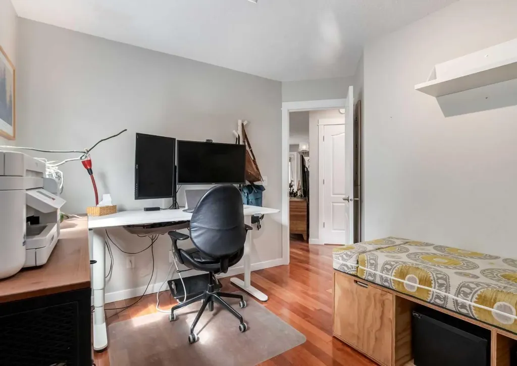 237 Scenic View Close NW Calgary AB T3L 1Y5