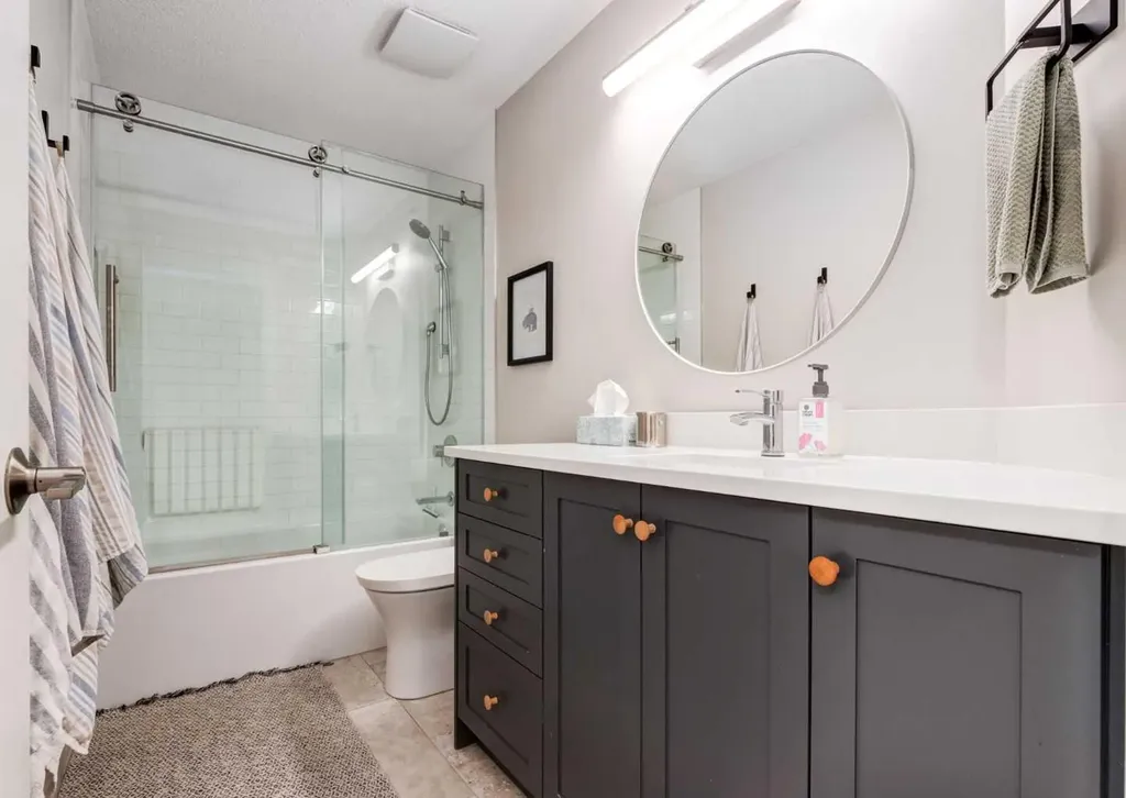237 Scenic View Close NW Calgary AB T3L 1Y5
