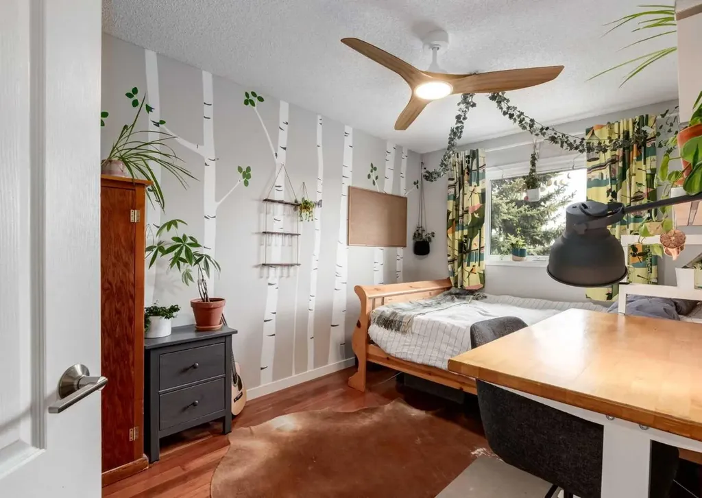 237 Scenic View Close NW Calgary AB T3L 1Y5
