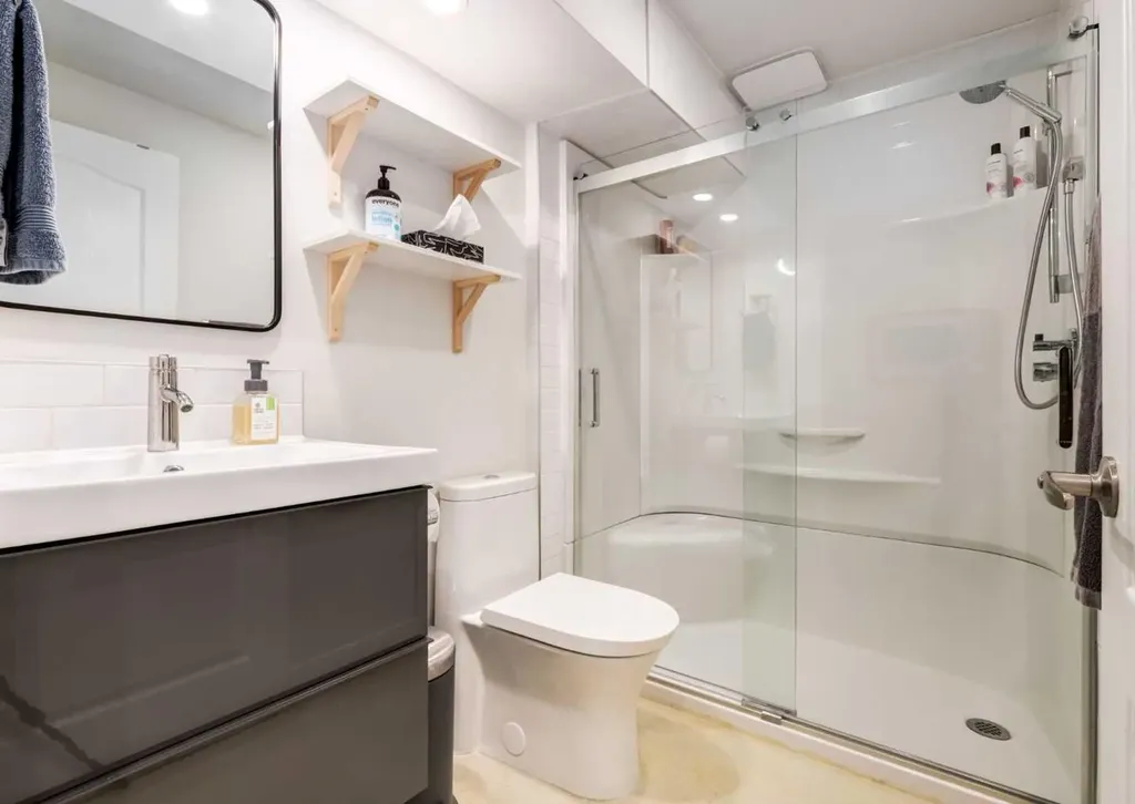 237 Scenic View Close NW Calgary AB T3L 1Y5