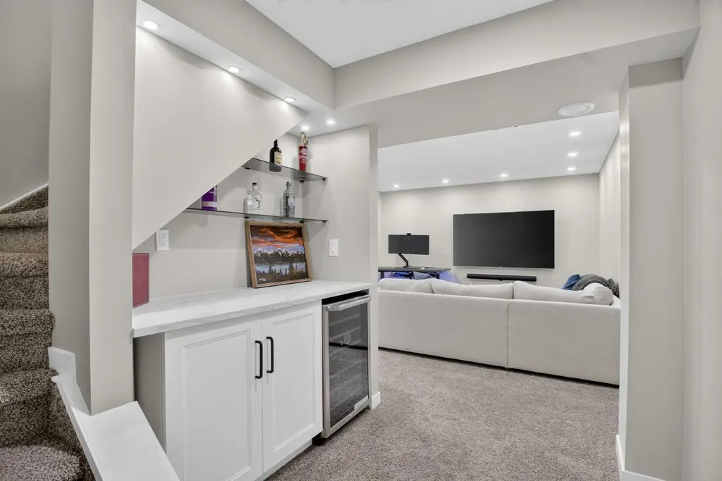149 Royal Birch Bay NW Calgary AB T3G 5X6