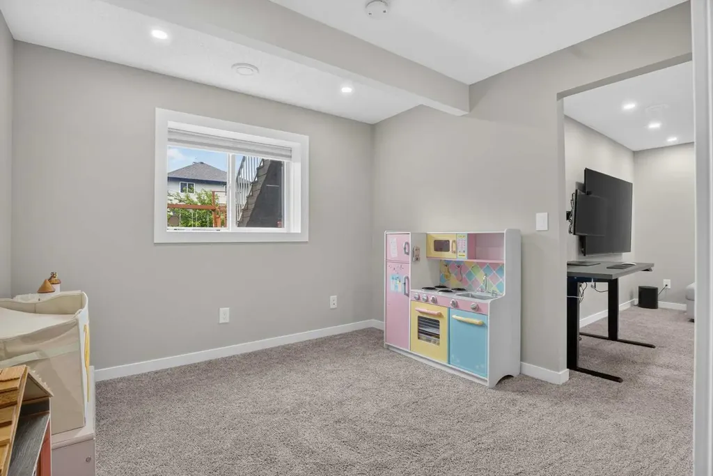 149 Royal Birch Bay NW Calgary AB T3G 5X6