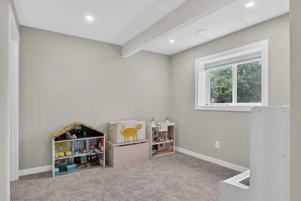 149 Royal Birch Bay NW Calgary AB T3G 5X6