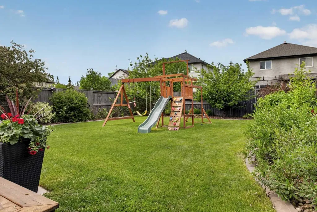 149 Royal Birch Bay NW Calgary AB T3G 5X6