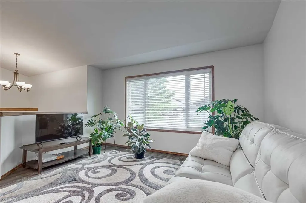 348 Lancaster Drive Red Deer AB T4R 3S4