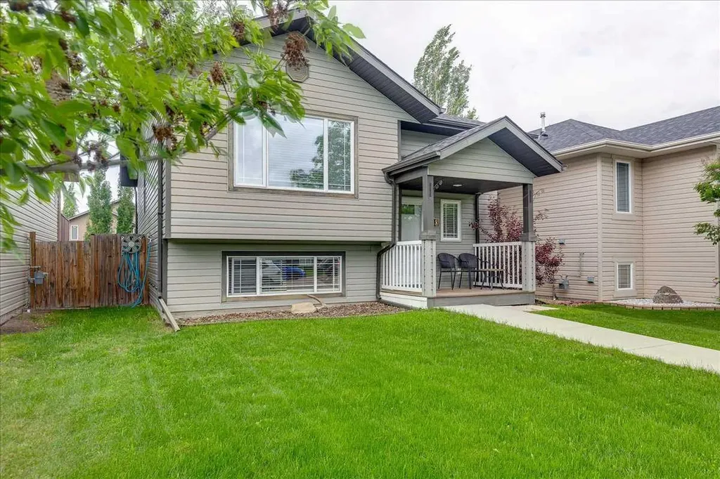 348 Lancaster Drive Red Deer AB T4R 3S4