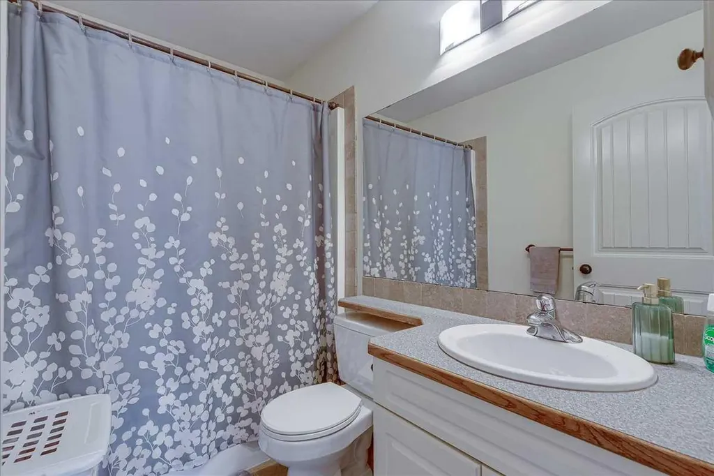348 Lancaster Drive Red Deer AB T4R 3S4