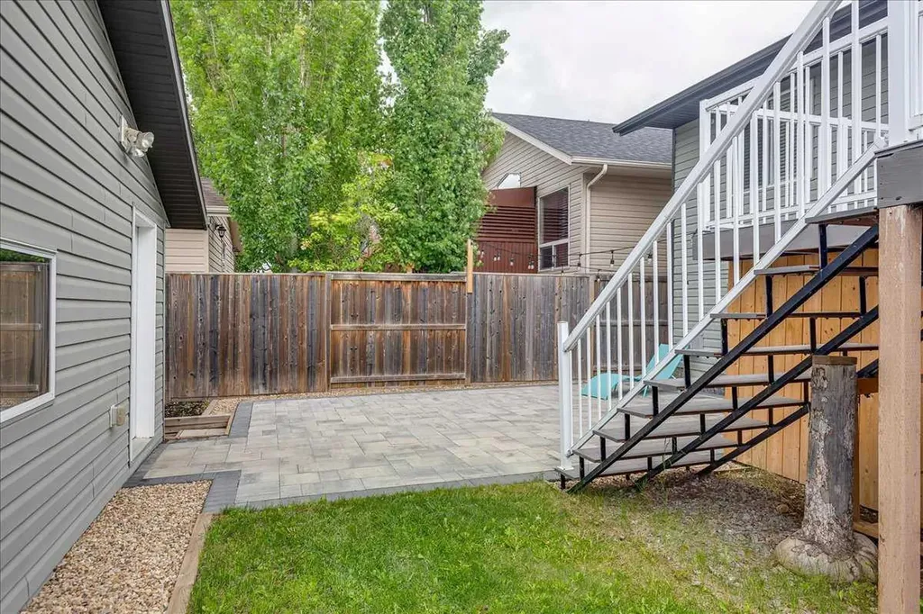 348 Lancaster Drive Red Deer AB T4R 3S4