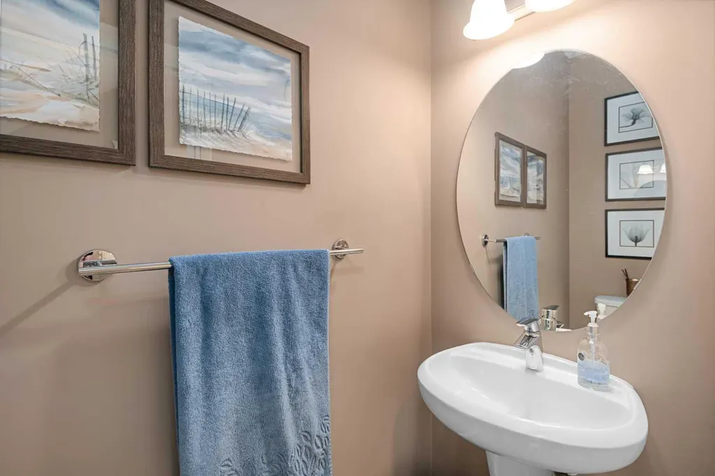 323 Nolan Hill Boulevard NW Calgary AB T3R 0P8