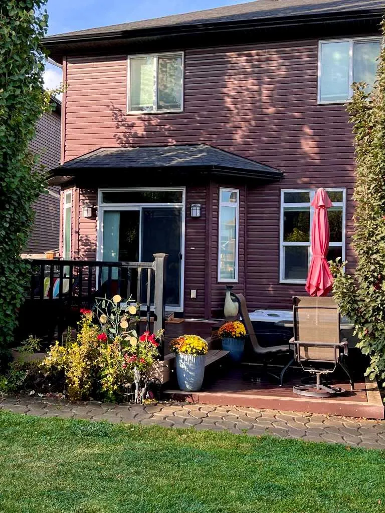323 Nolan Hill Boulevard NW Calgary AB T3R 0P8