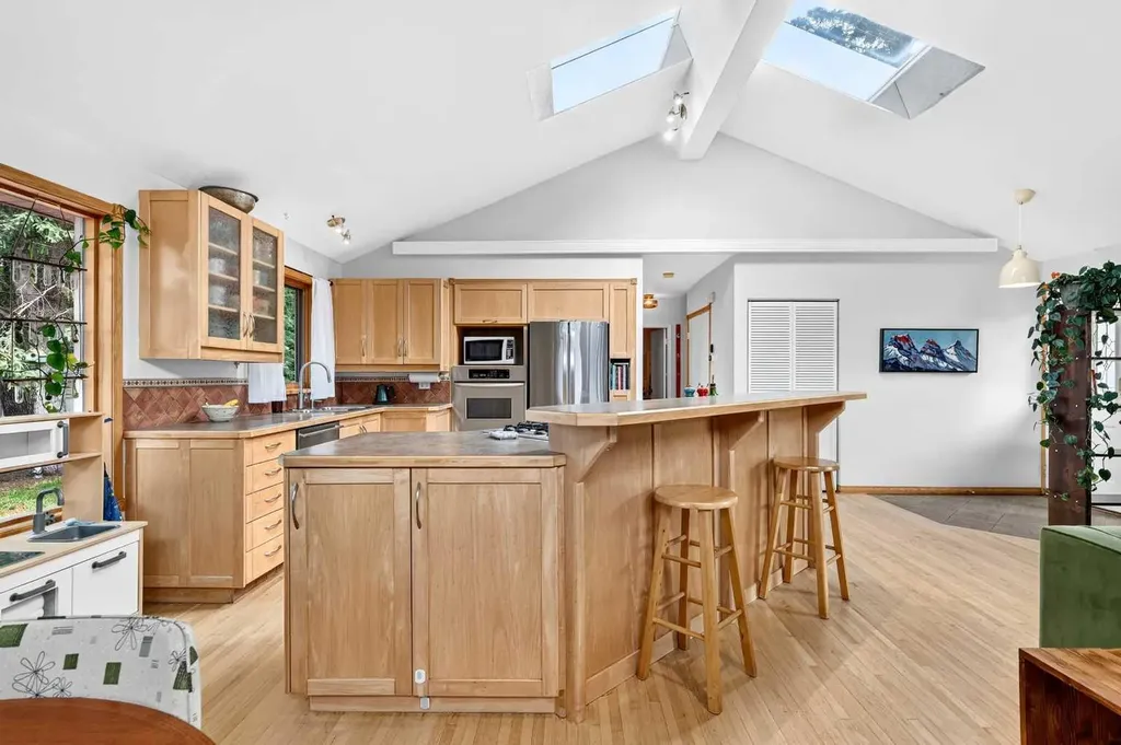 4911 43 Street SW Calgary AB T3E 3R2