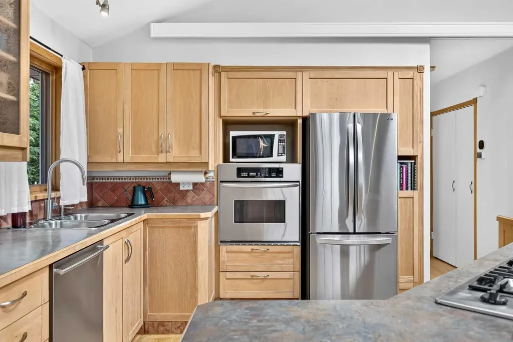 4911 43 Street SW Calgary AB T3E 3R2