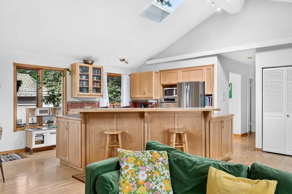 4911 43 Street SW Calgary AB T3E 3R2