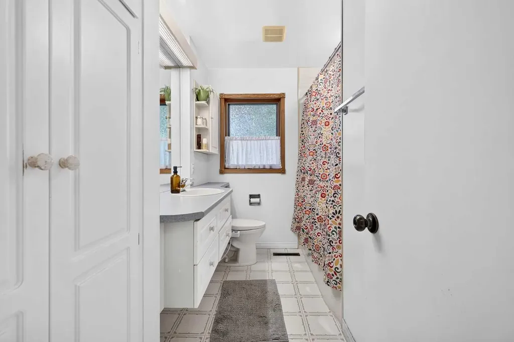 4911 43 Street SW Calgary AB T3E 3R2