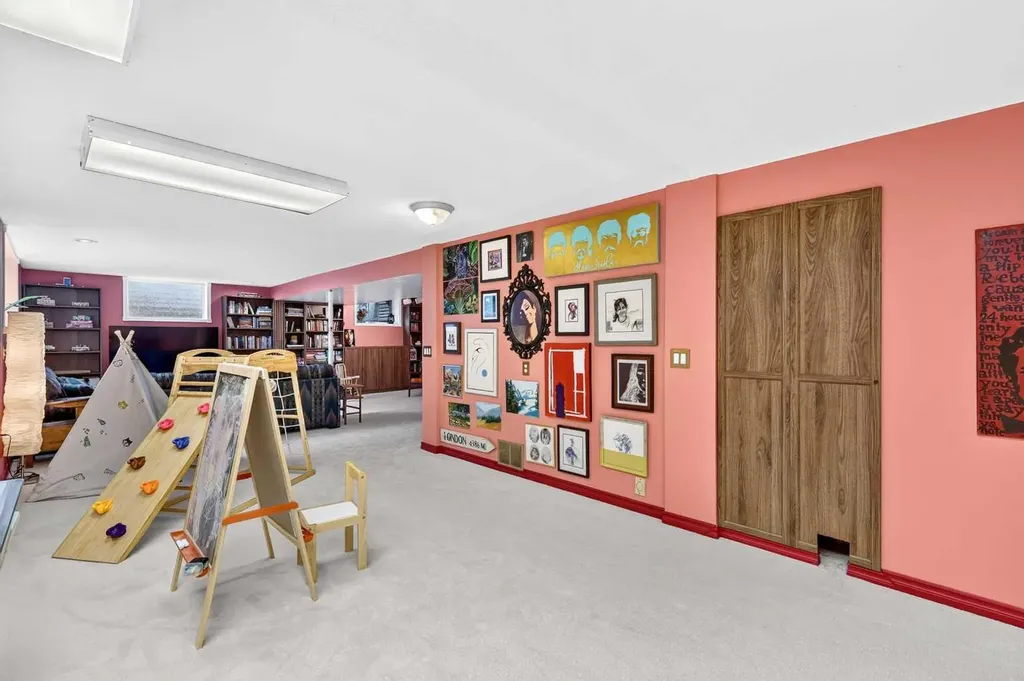 4911 43 Street SW Calgary AB T3E 3R2