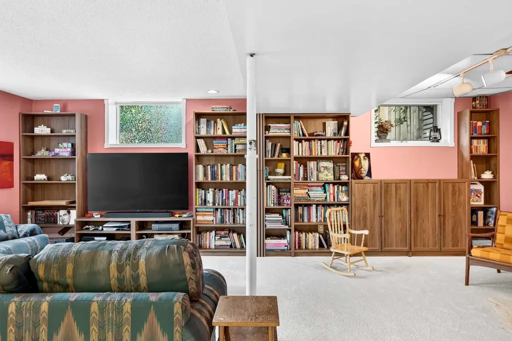4911 43 Street SW Calgary AB T3E 3R2